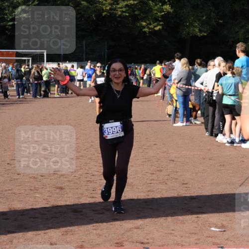 27.09.2026 - 35. Volkslauf durch das schöne Alstertal Strokosch-Dieckow http://msf.ph/oto/10582798 27.09.2026 11:32:54 Ziel 1426, 3006, 3007, 3276, 3996 meine-sportfotos.de
