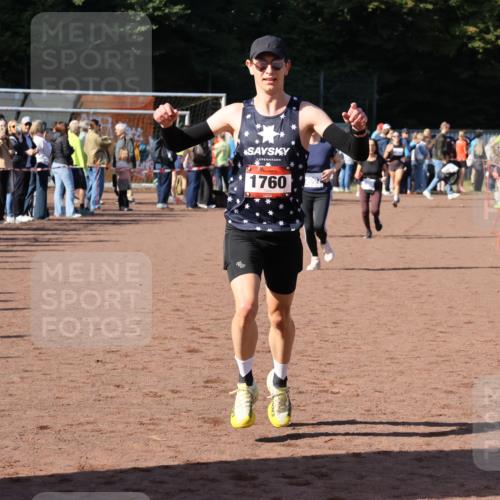 27.09.2026 - 35. Volkslauf durch das schöne Alstertal Strokosch-Dieckow http://msf.ph/oto/10582812 27.09.2026 11:32:45 Ziel 1428, 1760, 3006, 3007, 3330 meine-sportfotos.de
