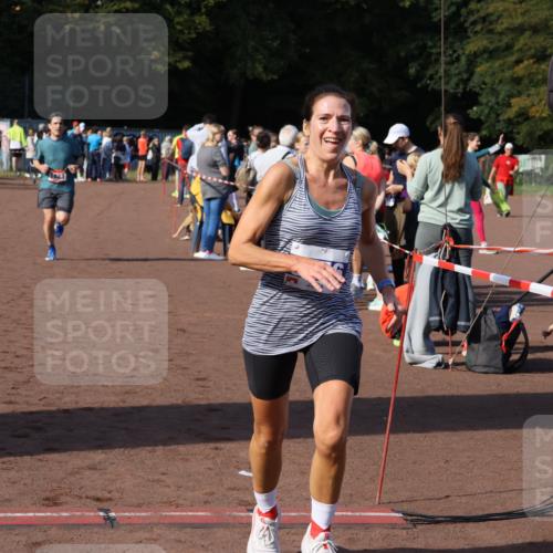 27.09.2026 - 35. Volkslauf durch das schöne Alstertal Strokosch-Dieckow http://msf.ph/oto/10582850 27.09.2026 11:32:22 Ziel 1423, 3256, 3415 meine-sportfotos.de