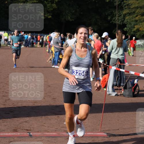 27.09.2026 - 35. Volkslauf durch das schöne Alstertal Strokosch-Dieckow http://msf.ph/oto/10582851 27.09.2026 11:32:22 Ziel 1423, 3256, 3415 meine-sportfotos.de