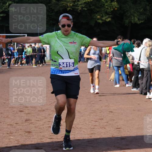 27.09.2026 - 35. Volkslauf durch das schöne Alstertal Strokosch-Dieckow http://msf.ph/oto/10582858 27.09.2026 11:32:18 Ziel 1423, 2314, 3256, 3415 meine-sportfotos.de