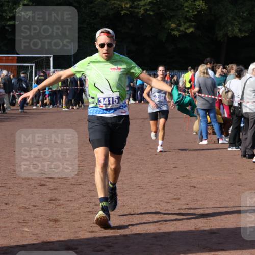 27.09.2026 - 35. Volkslauf durch das schöne Alstertal Strokosch-Dieckow http://msf.ph/oto/10582867 27.09.2026 11:32:17 Ziel 1423, 2314, 3256, 3369, 3415 meine-sportfotos.de