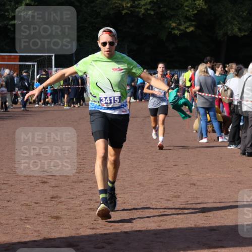 27.09.2026 - 35. Volkslauf durch das schöne Alstertal Strokosch-Dieckow http://msf.ph/oto/10582869 27.09.2026 11:32:17 Ziel 1423, 2314, 3256, 3369, 3415 meine-sportfotos.de