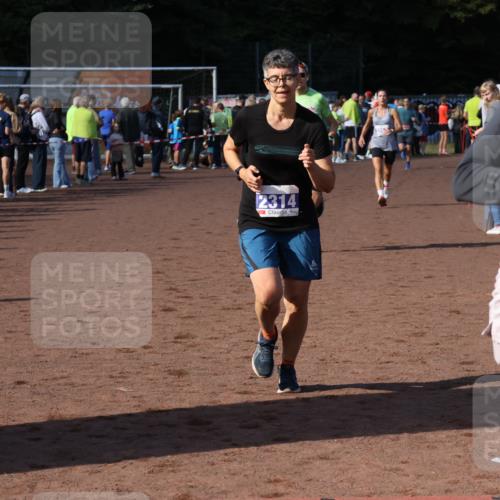 27.09.2026 - 35. Volkslauf durch das schöne Alstertal Strokosch-Dieckow http://msf.ph/oto/10582875 27.09.2026 11:32:14 Ziel 2314, 3256, 3369, 3415 meine-sportfotos.de