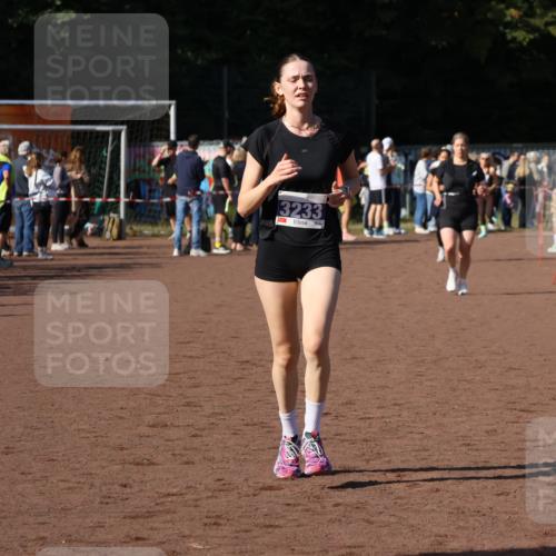 27.09.2026 - 35. Volkslauf durch das schöne Alstertal Strokosch-Dieckow http://msf.ph/oto/10582878 27.09.2026 11:27:25 Ziel 3128, 3233 meine-sportfotos.de