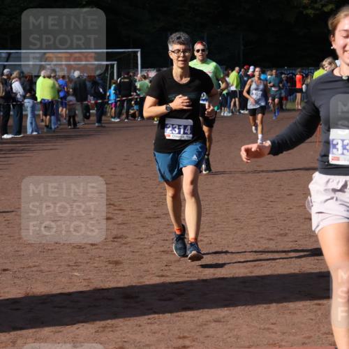 27.09.2026 - 35. Volkslauf durch das schöne Alstertal Strokosch-Dieckow http://msf.ph/oto/10582880 27.09.2026 11:32:14 Ziel 2314, 3256, 3369, 3415 meine-sportfotos.de