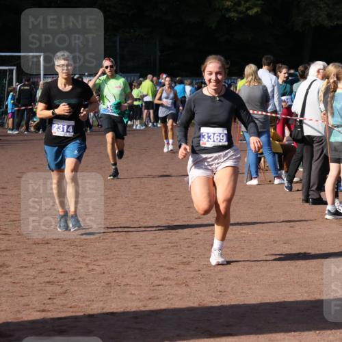 27.09.2026 - 35. Volkslauf durch das schöne Alstertal Strokosch-Dieckow http://msf.ph/oto/10582886 27.09.2026 11:32:12 Ziel 2314, 3369, 3415 meine-sportfotos.de