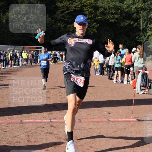 27.09.2026 - 35. Volkslauf durch das schöne Alstertal Strokosch-Dieckow http://msf.ph/oto/10582905 27.09.2026 11:32:04 Ziel 2142, 3420 meine-sportfotos.de