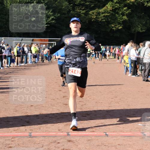 27.09.2026 - 35. Volkslauf durch das schöne Alstertal Strokosch-Dieckow http://msf.ph/oto/10582910 27.09.2026 11:32:04 Ziel 2142, 3420 meine-sportfotos.de