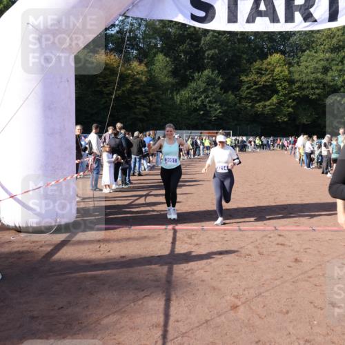 27.09.2026 - 35. Volkslauf durch das schöne Alstertal Strokosch-Dieckow http://msf.ph/oto/10582925 27.09.2026 11:31:53 Ziel 2216, 3214, 3370, 3951, 3960 meine-sportfotos.de