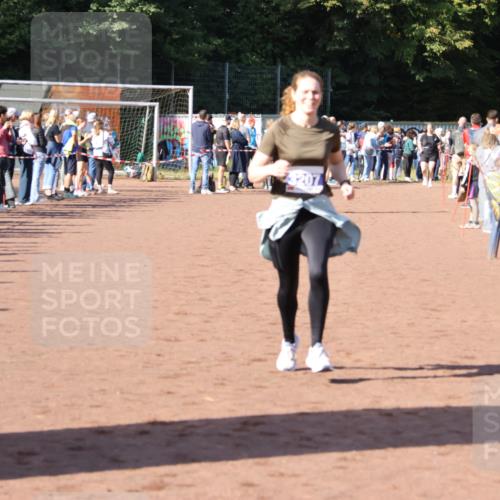 27.09.2026 - 35. Volkslauf durch das schöne Alstertal Strokosch-Dieckow http://msf.ph/oto/10582938 27.09.2026 11:27:17 Ziel 3207, 3994 meine-sportfotos.de