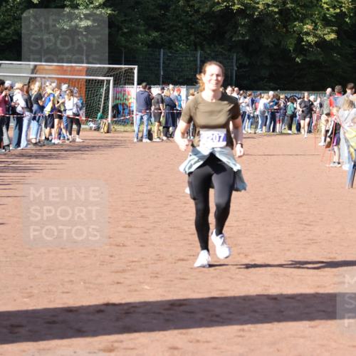 27.09.2026 - 35. Volkslauf durch das schöne Alstertal Strokosch-Dieckow http://msf.ph/oto/10582946 27.09.2026 11:27:16 Ziel 3207, 3994 meine-sportfotos.de