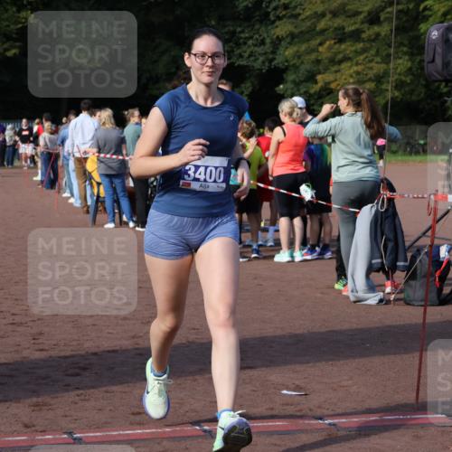 27.09.2026 - 35. Volkslauf durch das schöne Alstertal Strokosch-Dieckow http://msf.ph/oto/10582969 27.09.2026 11:31:36 Ziel 1424, 3245, 3400 meine-sportfotos.de