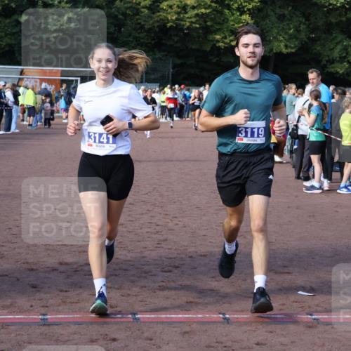 27.09.2026 - 35. Volkslauf durch das schöne Alstertal Strokosch-Dieckow http://msf.ph/oto/10583018 27.09.2026 11:31:11 Ziel 3119, 3141, 3172, 3350 meine-sportfotos.de