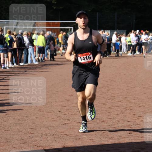 27.09.2026 - 35. Volkslauf durch das schöne Alstertal Strokosch-Dieckow http://msf.ph/oto/10583044 27.09.2026 11:30:58 Ziel 1416 meine-sportfotos.de