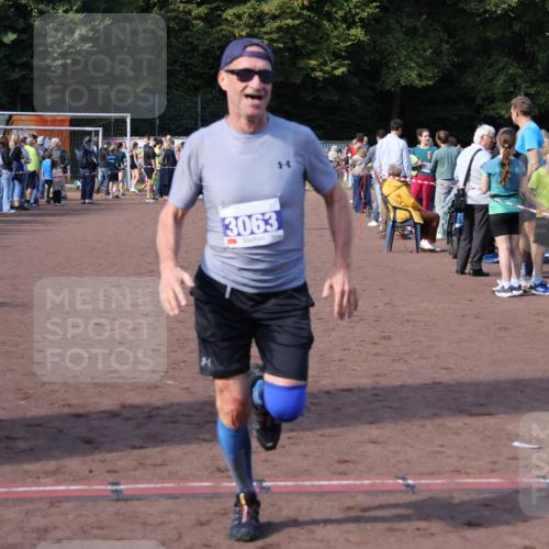 27.09.2026 - 35. Volkslauf durch das schöne Alstertal Strokosch-Dieckow http://msf.ph/oto/10583054 27.09.2026 11:30:41 Ziel 3063, 3219, 3972 meine-sportfotos.de
