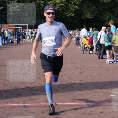 27.09.2026 - 35. Volkslauf durch das schöne Alstertal Strokosch-Dieckow http://msf.ph/oto/10583057 27.09.2026 11:30:41 Ziel 3063, 3219, 3972 meine-sportfotos.de