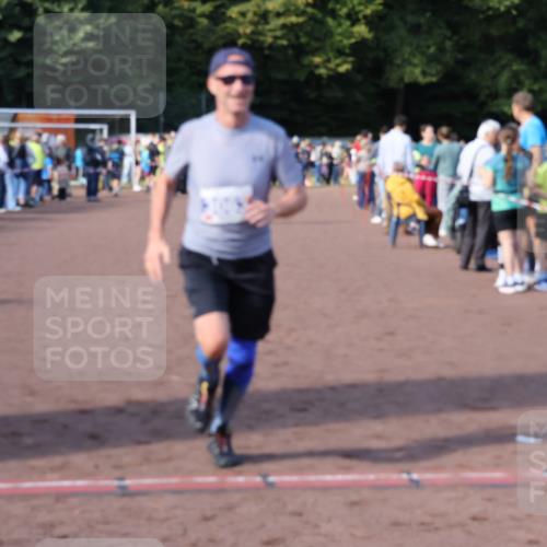 27.09.2026 - 35. Volkslauf durch das schöne Alstertal Strokosch-Dieckow http://msf.ph/oto/10583060 27.09.2026 11:30:41 Ziel 3063, 3219, 3972 meine-sportfotos.de