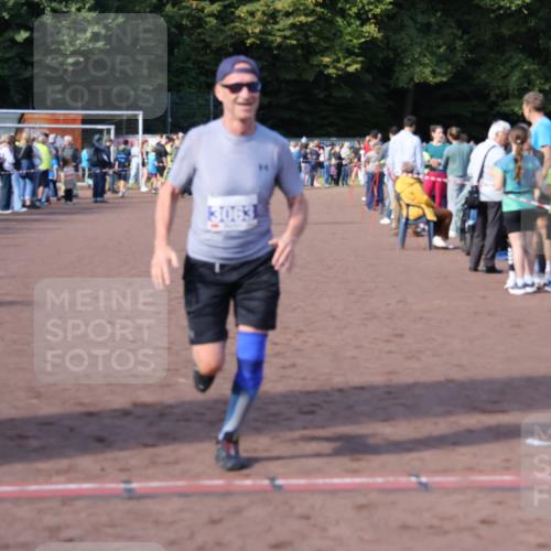 27.09.2026 - 35. Volkslauf durch das schöne Alstertal Strokosch-Dieckow http://msf.ph/oto/10583061 27.09.2026 11:30:41 Ziel 3063, 3219, 3972 meine-sportfotos.de
