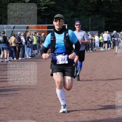27.09.2026 - 35. Volkslauf durch das schöne Alstertal Strokosch-Dieckow http://msf.ph/oto/10583066 27.09.2026 11:30:38 Ziel 1415, 3063, 3972 meine-sportfotos.de