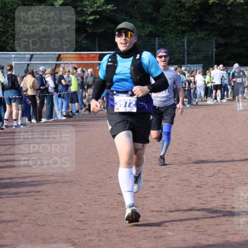 27.09.2026 - 35. Volkslauf durch das schöne Alstertal Strokosch-Dieckow http://msf.ph/oto/10583069 27.09.2026 11:30:38 Ziel 1415, 3063, 3972 meine-sportfotos.de