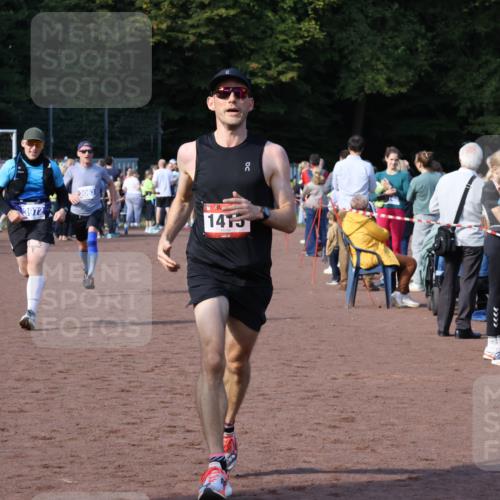 27.09.2026 - 35. Volkslauf durch das schöne Alstertal Strokosch-Dieckow http://msf.ph/oto/10583079 27.09.2026 11:30:36 Ziel 1415, 3063, 3972 meine-sportfotos.de