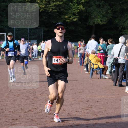 27.09.2026 - 35. Volkslauf durch das schöne Alstertal Strokosch-Dieckow http://msf.ph/oto/10583081 27.09.2026 11:30:35 Ziel 1415, 3063, 3275, 3972 meine-sportfotos.de
