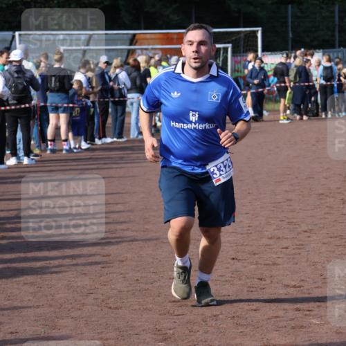 27.09.2026 - 35. Volkslauf durch das schöne Alstertal Strokosch-Dieckow http://msf.ph/oto/10583100 27.09.2026 11:30:10 Ziel 1414, 3329, 3347 meine-sportfotos.de
