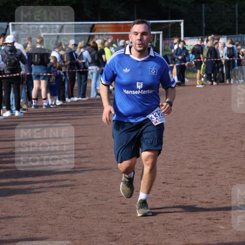 27.09.2026 - 35. Volkslauf durch das schöne Alstertal Strokosch-Dieckow http://msf.ph/oto/10583101 27.09.2026 11:30:10 Ziel 1414, 3329, 3347 meine-sportfotos.de