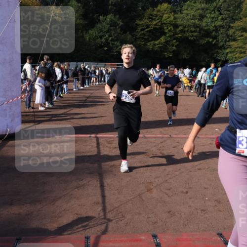27.09.2026 - 35. Volkslauf durch das schöne Alstertal Strokosch-Dieckow http://msf.ph/oto/10583117 27.09.2026 11:30:02 Ziel 1414, 3142, 3250, 3347, 3348, 3395 meine-sportfotos.de