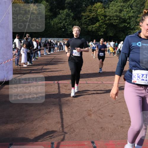 27.09.2026 - 35. Volkslauf durch das schöne Alstertal Strokosch-Dieckow http://msf.ph/oto/10583120 27.09.2026 11:30:01 Ziel 1414, 3020, 3142, 3250, 3347, 3348, 3395 meine-sportfotos.de