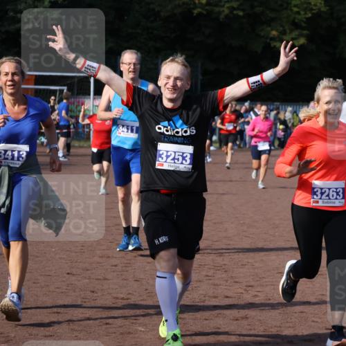 27.09.2026 - 35. Volkslauf durch das schöne Alstertal Strokosch-Dieckow http://msf.ph/oto/10583144 27.09.2026 11:29:49 Ziel 3012, 3020, 3241, 3253, 3263, 3411, 3413, 3985 meine-sportfotos.de