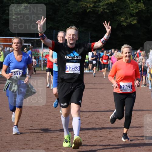 27.09.2026 - 35. Volkslauf durch das schöne Alstertal Strokosch-Dieckow http://msf.ph/oto/10583153 27.09.2026 11:29:49 Ziel 3012, 3020, 3241, 3253, 3263, 3411, 3413, 3985 meine-sportfotos.de