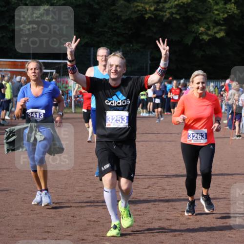 27.09.2026 - 35. Volkslauf durch das schöne Alstertal Strokosch-Dieckow http://msf.ph/oto/10583157 27.09.2026 11:29:49 Ziel 3012, 3020, 3241, 3253, 3263, 3411, 3413, 3985 meine-sportfotos.de