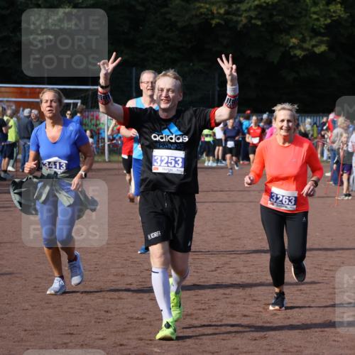 27.09.2026 - 35. Volkslauf durch das schöne Alstertal Strokosch-Dieckow http://msf.ph/oto/10583158 27.09.2026 11:29:49 Ziel 3012, 3020, 3241, 3253, 3263, 3411, 3413, 3985 meine-sportfotos.de