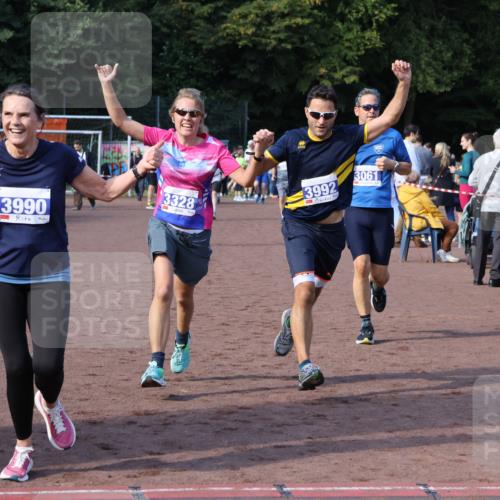 27.09.2026 - 35. Volkslauf durch das schöne Alstertal Strokosch-Dieckow http://msf.ph/oto/10583198 27.09.2026 11:29:35 Ziel 1413, 3061, 3210, 3281, 3328, 3990, 3992 meine-sportfotos.de
