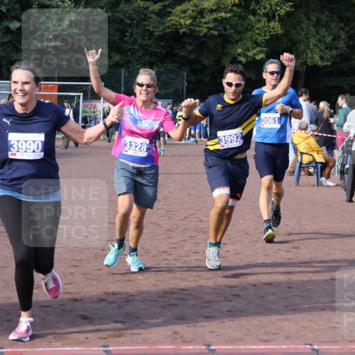 27.09.2026 - 35. Volkslauf durch das schöne Alstertal Strokosch-Dieckow http://msf.ph/oto/10583199 27.09.2026 11:29:35 Ziel 1413, 3061, 3210, 3281, 3328, 3990, 3992 meine-sportfotos.de