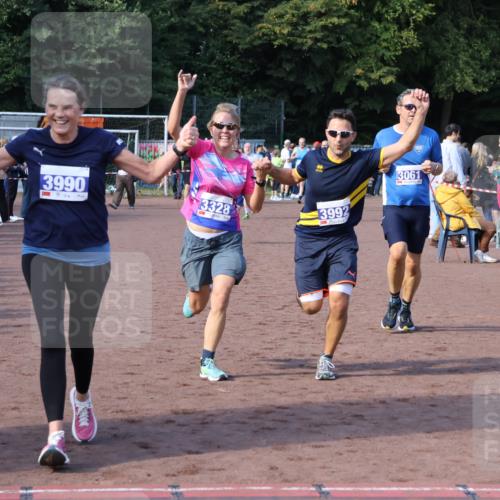 27.09.2026 - 35. Volkslauf durch das schöne Alstertal Strokosch-Dieckow http://msf.ph/oto/10583202 27.09.2026 11:29:35 Ziel 1413, 3061, 3210, 3281, 3328, 3990, 3992 meine-sportfotos.de