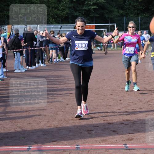 27.09.2026 - 35. Volkslauf durch das schöne Alstertal Strokosch-Dieckow http://msf.ph/oto/10583208 27.09.2026 11:29:34 Ziel 1413, 3061, 3210, 3328, 3409, 3990, 3992 meine-sportfotos.de