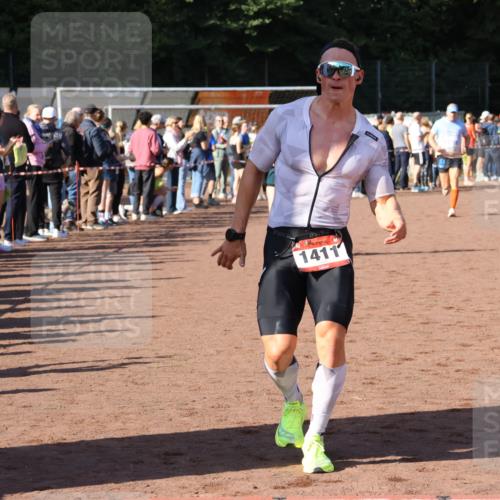 27.09.2026 - 35. Volkslauf durch das schöne Alstertal Strokosch-Dieckow http://msf.ph/oto/10583252 27.09.2026 11:26:50 Ziel 1411, 3157, 3396, 3403, 3958 meine-sportfotos.de
