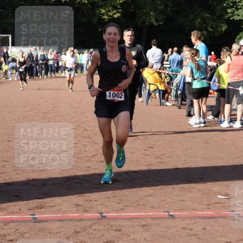 27.09.2026 - 35. Volkslauf durch das schöne Alstertal Strokosch-Dieckow http://msf.ph/oto/10583297 27.09.2026 11:28:52 Ziel 1002, 3311, 3401, 3424 meine-sportfotos.de