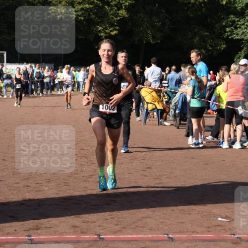 27.09.2026 - 35. Volkslauf durch das schöne Alstertal Strokosch-Dieckow http://msf.ph/oto/10583302 27.09.2026 11:28:51 Ziel 1002, 3206, 3311, 3424 meine-sportfotos.de
