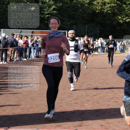 27.09.2026 - 35. Volkslauf durch das schöne Alstertal Strokosch-Dieckow http://msf.ph/oto/10583304 27.09.2026 11:28:47 Ziel 1002, 3206, 3311, 3424, 3425 meine-sportfotos.de