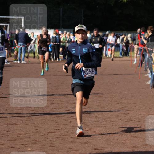 27.09.2026 - 35. Volkslauf durch das schöne Alstertal Strokosch-Dieckow http://msf.ph/oto/10583320 27.09.2026 11:28:45 Ziel 1002, 3206, 3311, 3425 meine-sportfotos.de