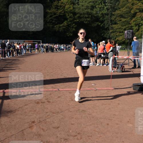 27.09.2026 - 35. Volkslauf durch das schöne Alstertal Strokosch-Dieckow http://msf.ph/oto/10583325 27.09.2026 11:28:35 Ziel 3025, 3026 meine-sportfotos.de