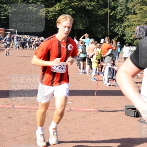 27.09.2026 - 35. Volkslauf durch das schöne Alstertal Strokosch-Dieckow http://msf.ph/oto/10583351 27.09.2026 11:28:25 Ziel 2999, 3025, 3229, 3287, 3293, 3983 meine-sportfotos.de