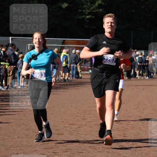 27.09.2026 - 35. Volkslauf durch das schöne Alstertal Strokosch-Dieckow http://msf.ph/oto/10583358 27.09.2026 11:28:22 Ziel 2999, 3229, 3287, 3293, 3983 meine-sportfotos.de