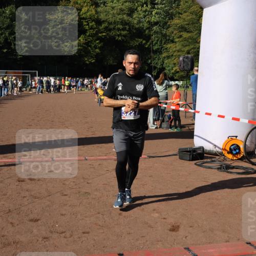 27.09.2026 - 35. Volkslauf durch das schöne Alstertal Strokosch-Dieckow http://msf.ph/oto/10583365 27.09.2026 11:26:39 Ziel 3227, 3291, 3366, 3367 meine-sportfotos.de