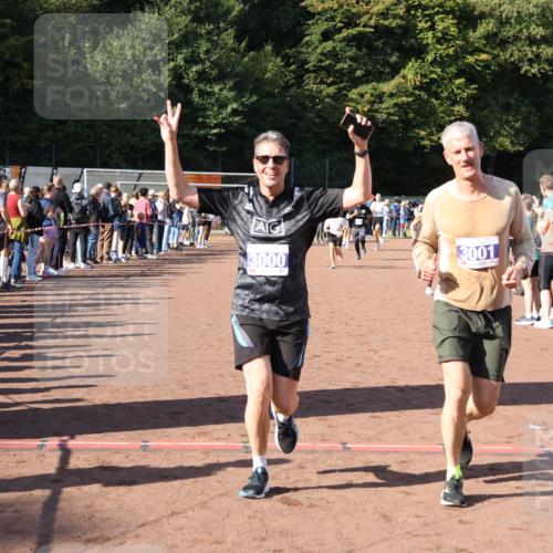 27.09.2026 - 35. Volkslauf durch das schöne Alstertal Strokosch-Dieckow http://msf.ph/oto/10583390 27.09.2026 11:26:29 Ziel 1001, 3000, 3001, 3152, 3227, 3291, 3315, 3366, 3367 meine-sportfotos.de