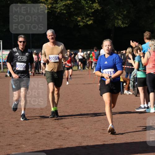 27.09.2026 - 35. Volkslauf durch das schöne Alstertal Strokosch-Dieckow http://msf.ph/oto/10583394 27.09.2026 11:26:26 Ziel 1001, 1148, 3000, 3001, 3152, 3315 meine-sportfotos.de